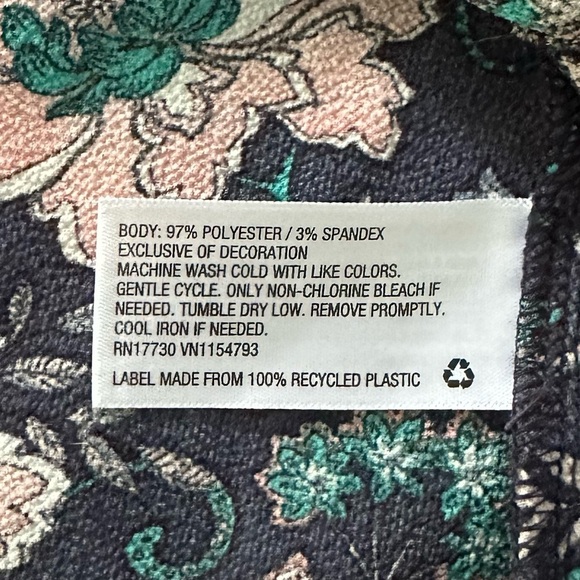 Knox Rose Floral Shirt - Picture 6 of 7